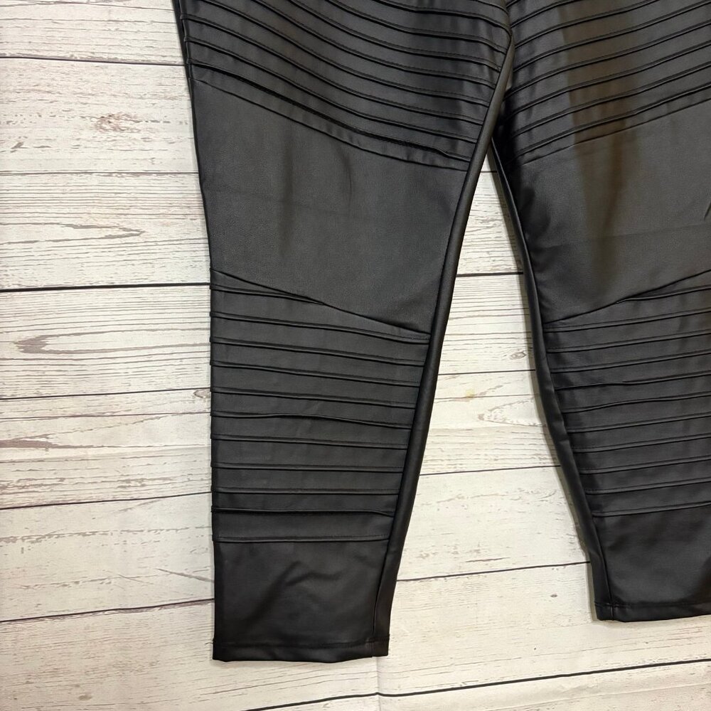 Torrid Faux Leather Legging Size 4 - Picture 3 of 5